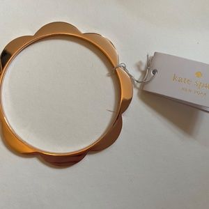 Kate Spade slender scallops bangle in gold